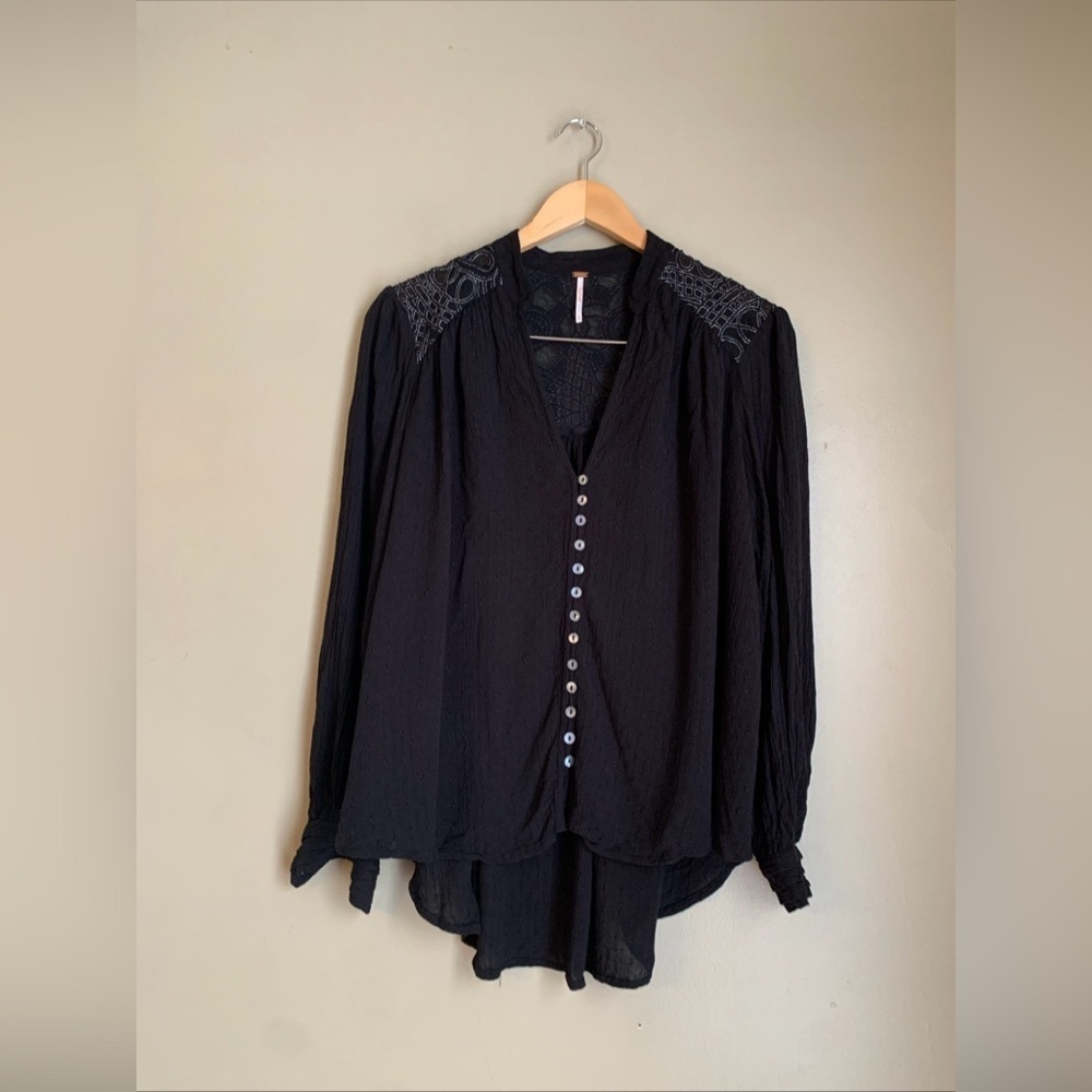 Free People Canyon Rose Metallic Lace Top Size Small Black Button Down